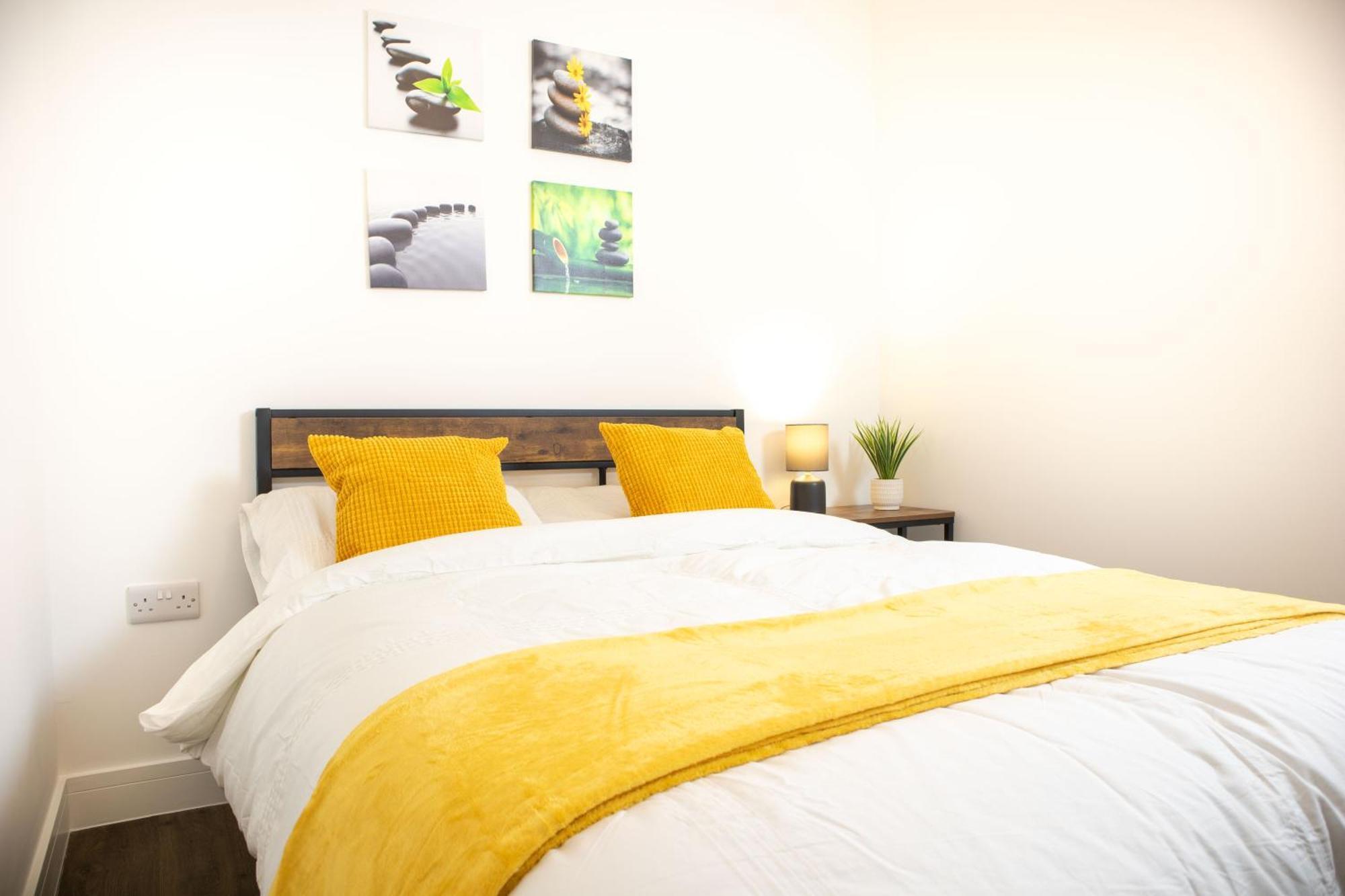 Central 2 Bed 2 Bath Apartment Near Brighton College, Beach, Hospital - Long Stay Offers Εξωτερικό φωτογραφία